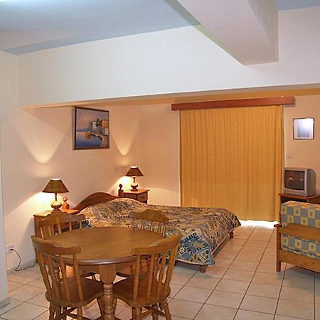 Palm Sea Beach Hotel Apartments Λάρνακα Δωμάτιο φωτογραφία